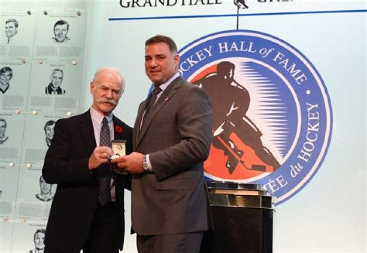 Eric Lindros Height, Weight, Net Worth, Age, Birthday, Wikipedia, Who, Nationality, Biography