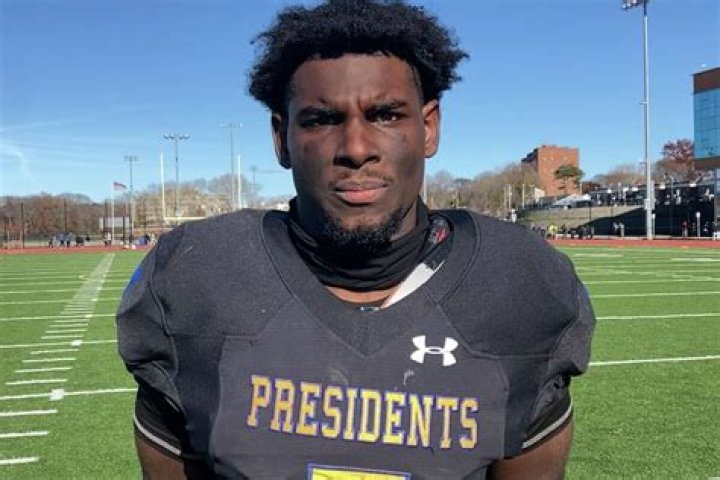  Isaiah Hodge