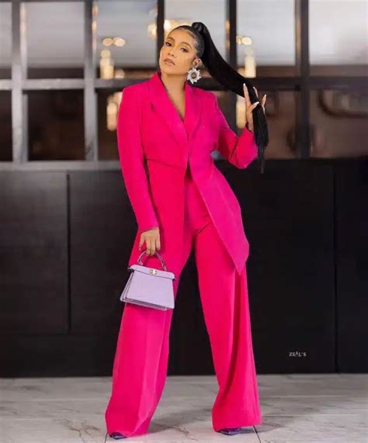 
VIDEO: “My Only Husband” — Maria Chike Gushes Over Saskay At Party 